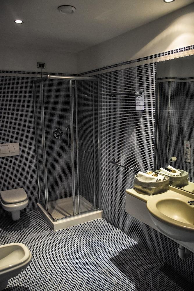 Aston 4* Pino Torinese
